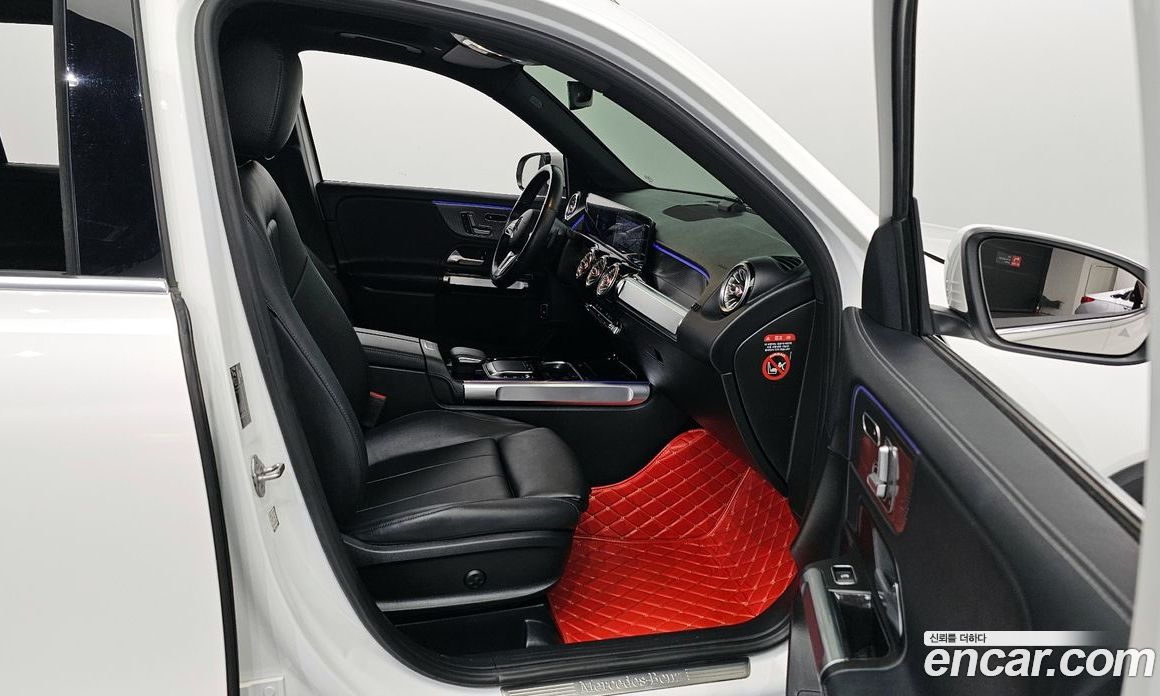 Mercedes Benz GLB-Class GLB220