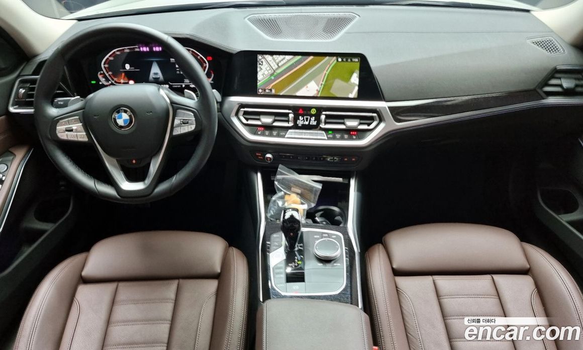 BMW 3-Series i320 Luxury
