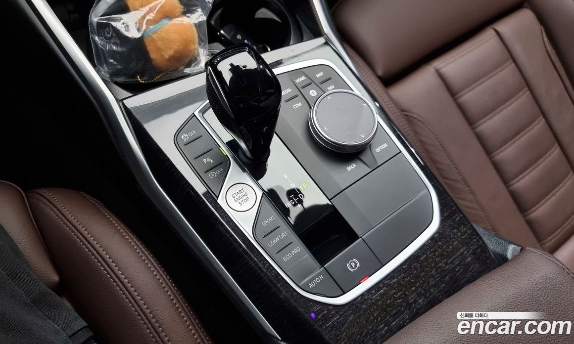 BMW 3-Series i320 Luxury
