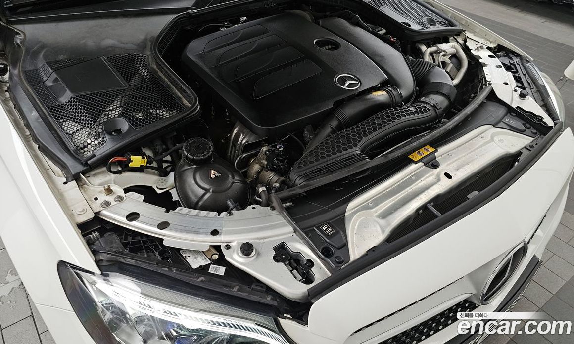 Mercedes Benz C-Class C200 Coupe