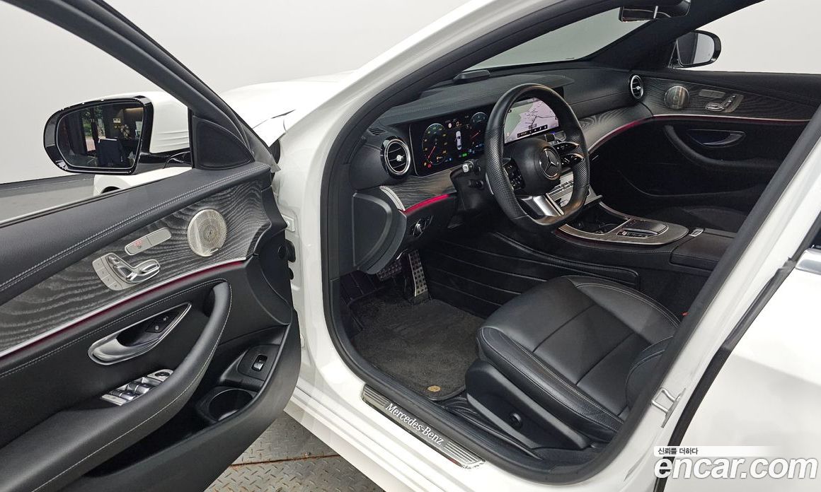 Mercedes Benz E-Class E350 4MATIC AMG Line