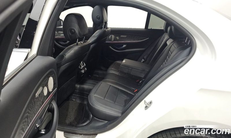 Mercedes Benz E-Class E350 4MATIC AMG Line