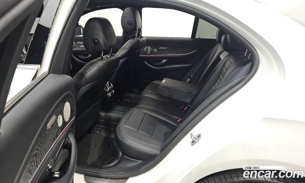 Mercedes Benz E-Class E350 4MATIC AMG Line