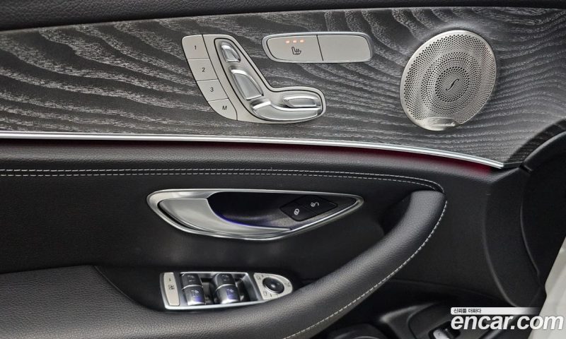 Mercedes Benz E-Class E350 4MATIC AMG Line