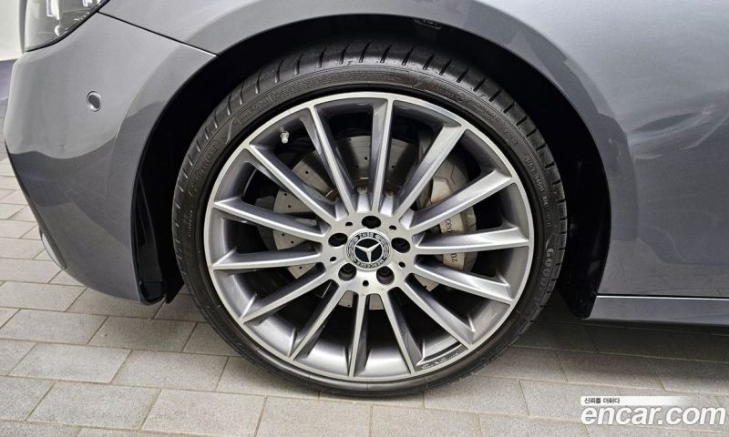 Mercedes Benz E-Class E350 4MATIC AMG Line
