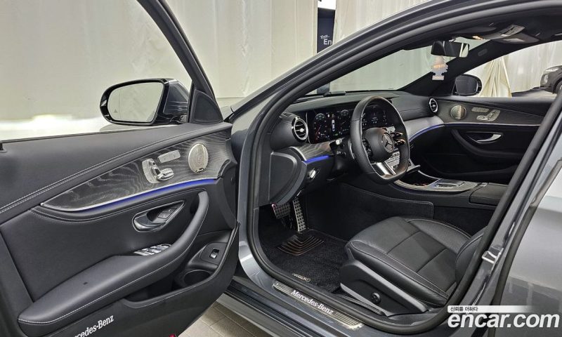 Mercedes Benz E-Class E350 4MATIC AMG Line