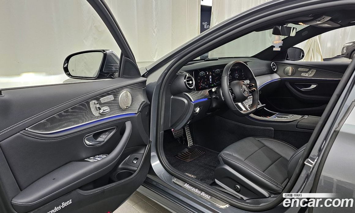 Mercedes Benz E-Class E350 4MATIC AMG Line