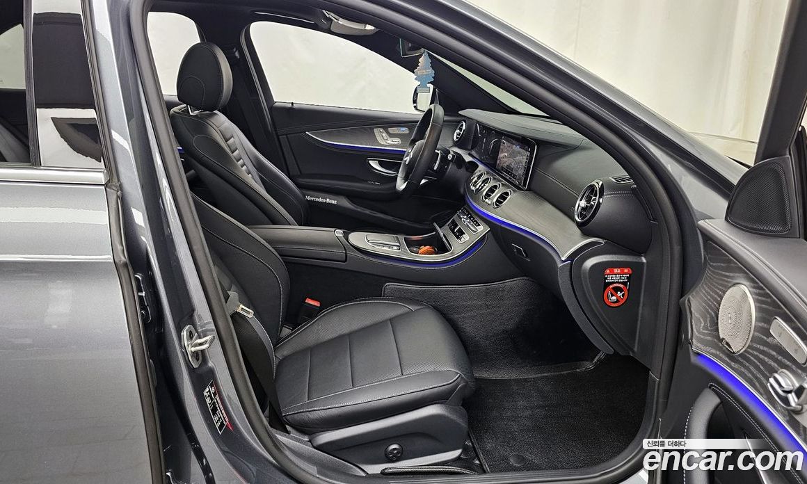 Mercedes Benz E-Class E350 4MATIC AMG Line