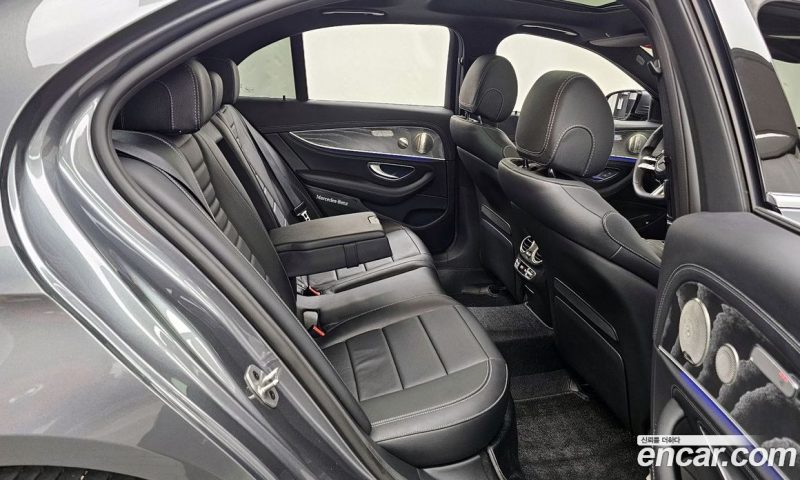 Mercedes Benz E-Class E350 4MATIC AMG Line