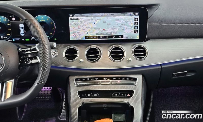 Mercedes Benz E-Class E350 4MATIC AMG Line