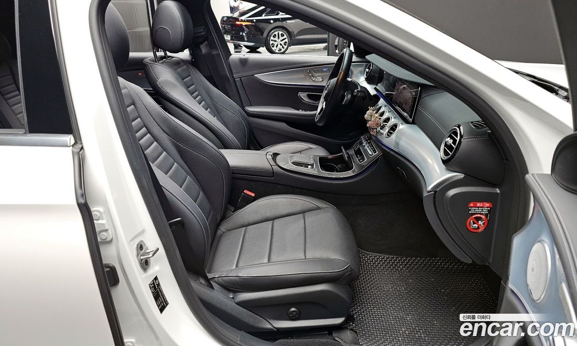 Mercedes Benz E-Class E350 4MATIC Avantgarde