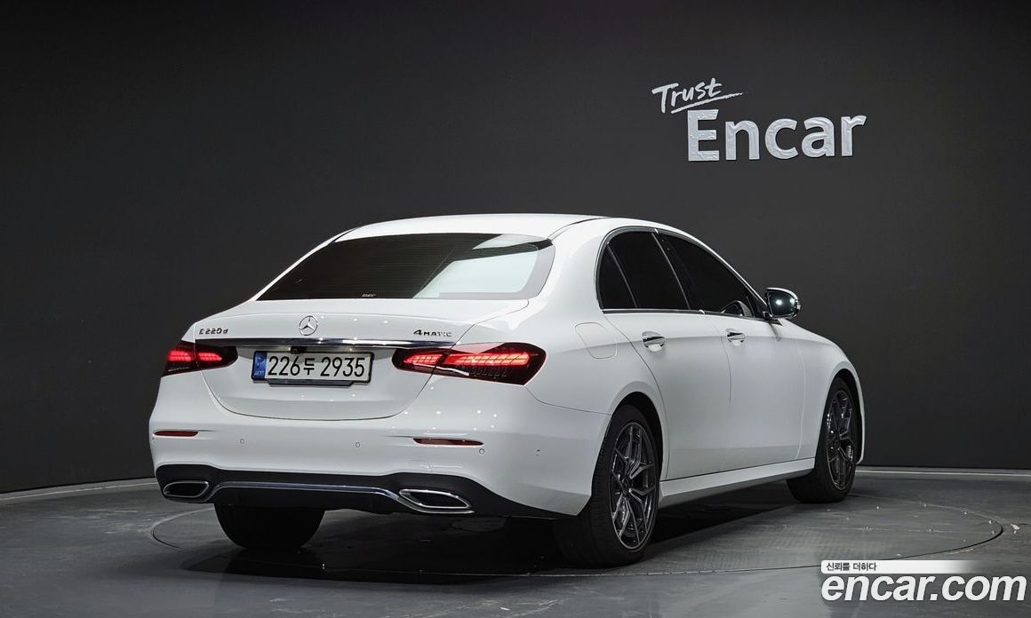 Mercedes Benz E-Class E220d 4MATIC AMG Line