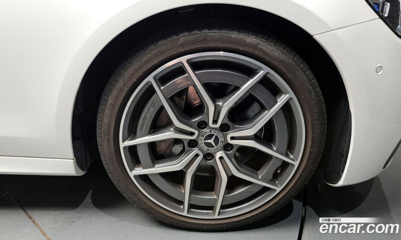 Mercedes Benz E-Class E220d 4MATIC AMG Line