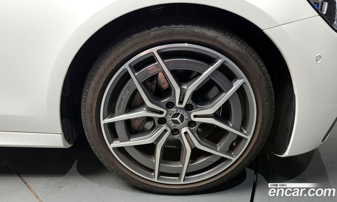 Mercedes Benz E-Class E220d 4MATIC AMG Line