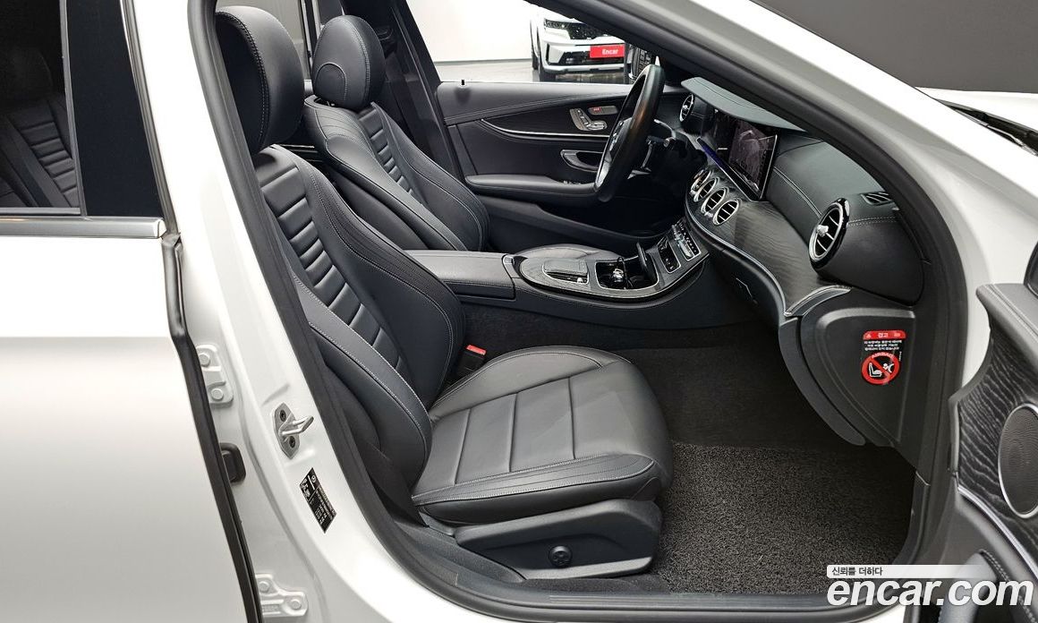 Mercedes Benz E-Class E220d 4MATIC AMG Line
