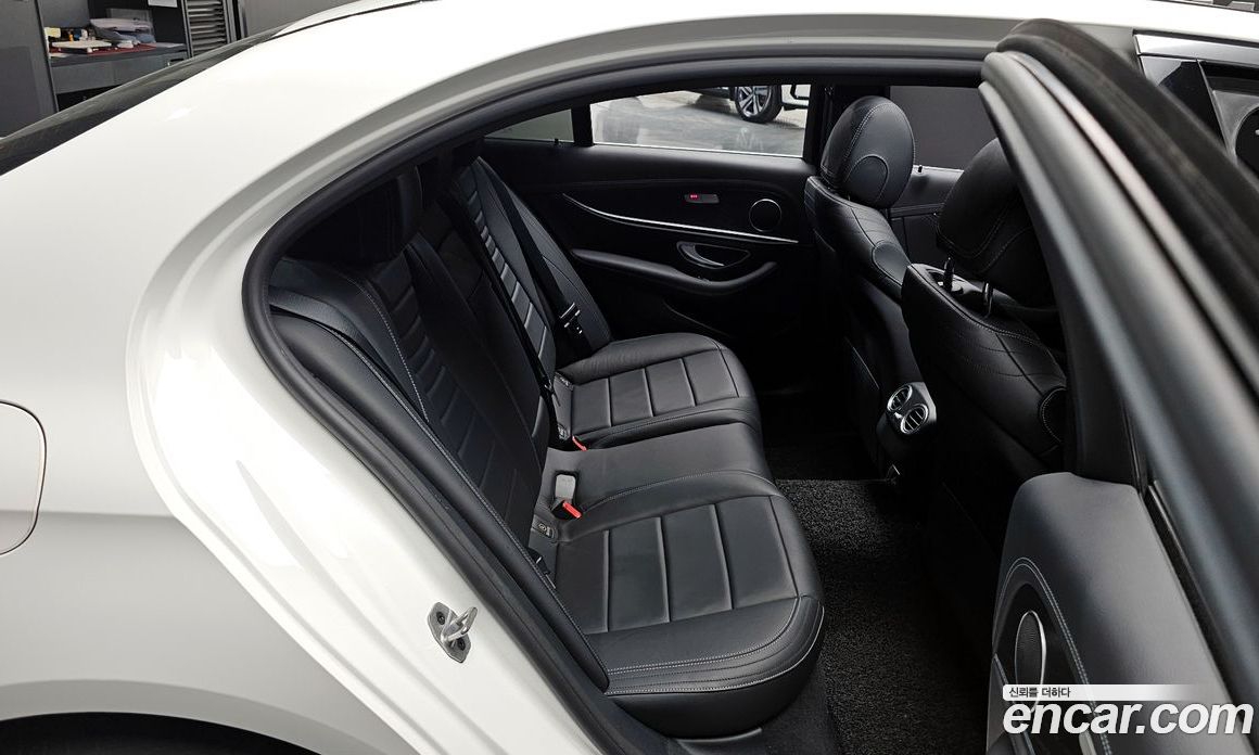 Mercedes Benz E-Class E220d 4MATIC AMG Line