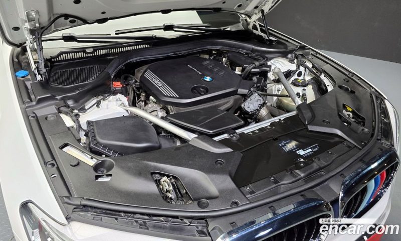 BMW 5-Series 520D xDrive M Sport Package Plus