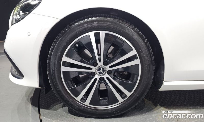 Mercedes Benz E-Class E250 Avantgarde