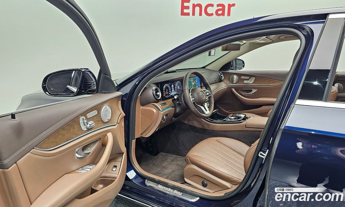Mercedes Benz E-Class E300 4MATIC Exclusive