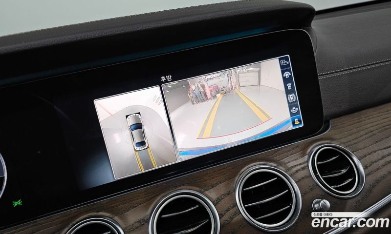 Mercedes Benz E-Class E300 4MATIC Exclusive