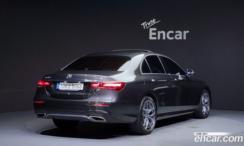 Mercedes Benz E-Class E220d 4MATIC AMG Line