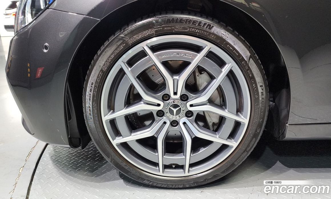 Mercedes Benz E-Class E220d 4MATIC AMG Line