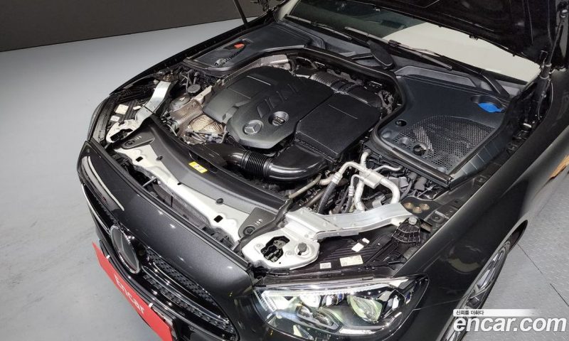 Mercedes Benz E-Class E220d 4MATIC AMG Line