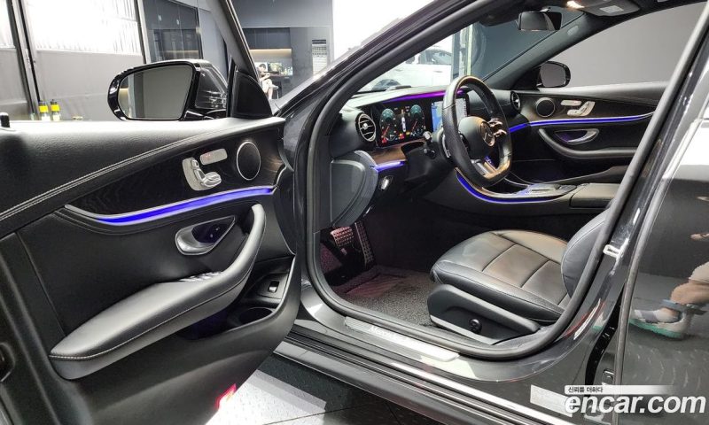 Mercedes Benz E-Class E220d 4MATIC AMG Line