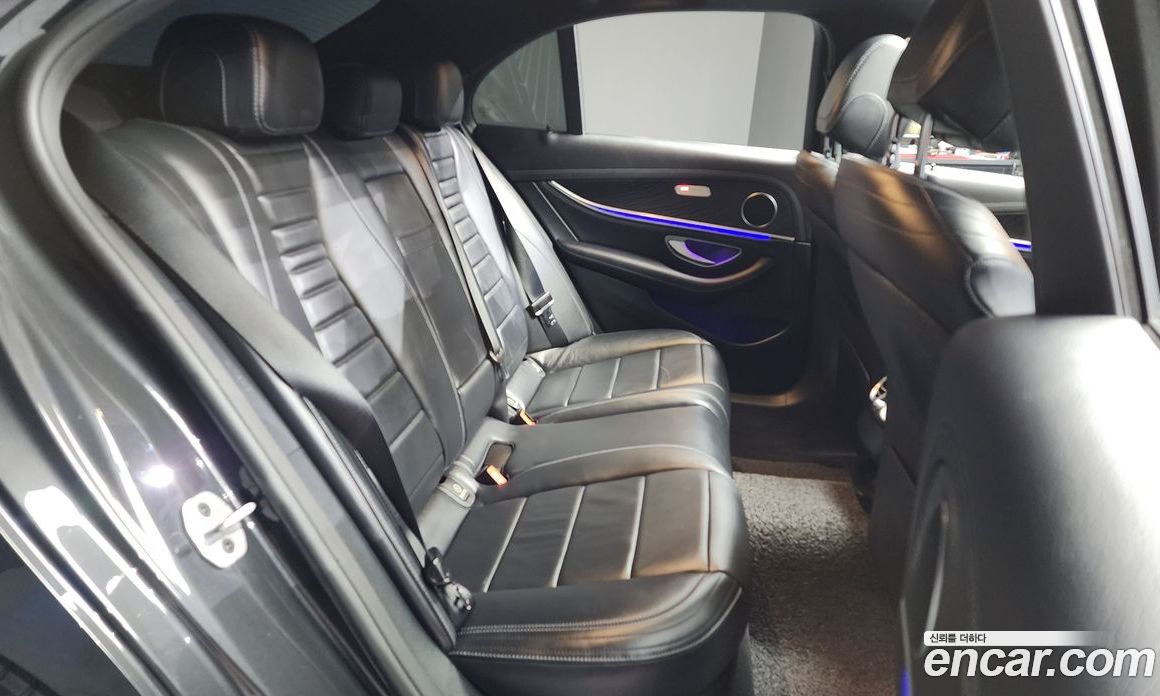 Mercedes Benz E-Class E220d 4MATIC AMG Line