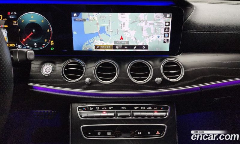 Mercedes Benz E-Class E220d 4MATIC AMG Line