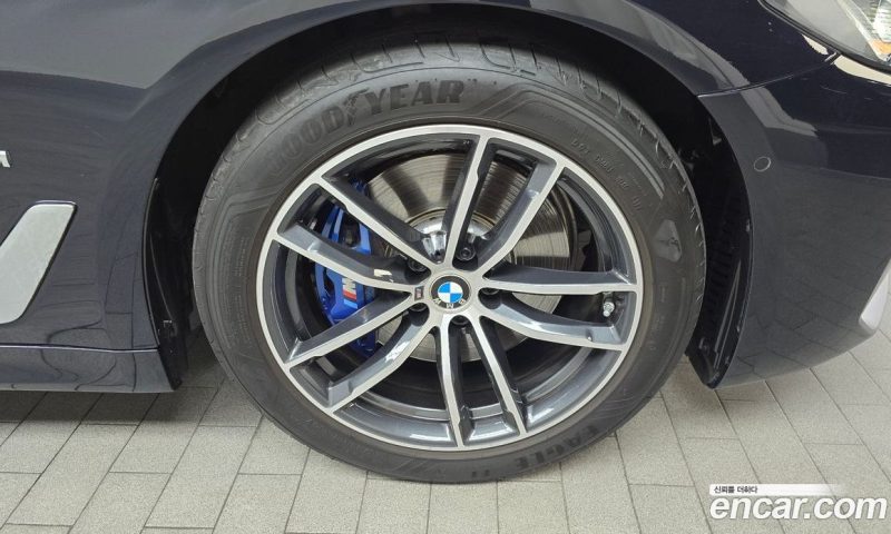 BMW 5-Series i520 M Sport