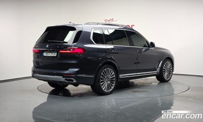 BMW X7 xDrive i40 Design Pure Excellence 6-Seater
