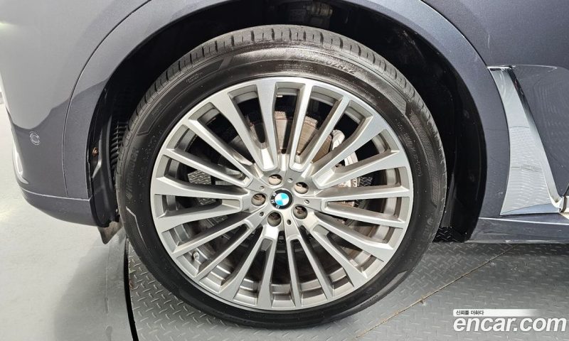 BMW X7 xDrive i40 Design Pure Excellence 6-Seater