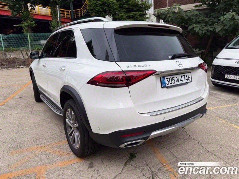 Mercedes Benz GLE-Class GLE300d 4MATIC