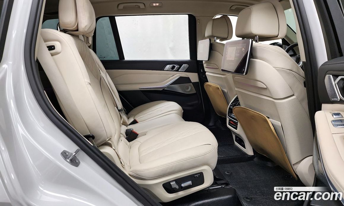 BMW X7 xDrive i40 Design Pure Excellence 7-Seater