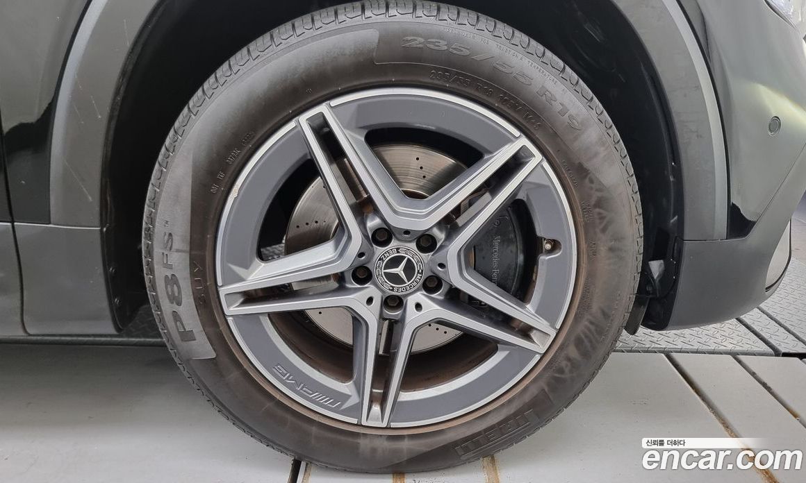 Mercedes Benz GLB-Class GLB250 4MATIC