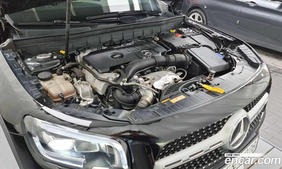 Mercedes Benz GLB-Class GLB250 4MATIC