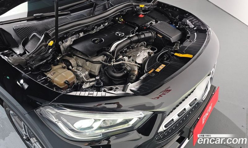 Mercedes Benz GLA-Class GLA250 4MATIC