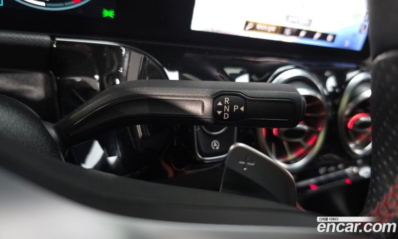 Mercedes Benz GLA-Class GLA250 4MATIC