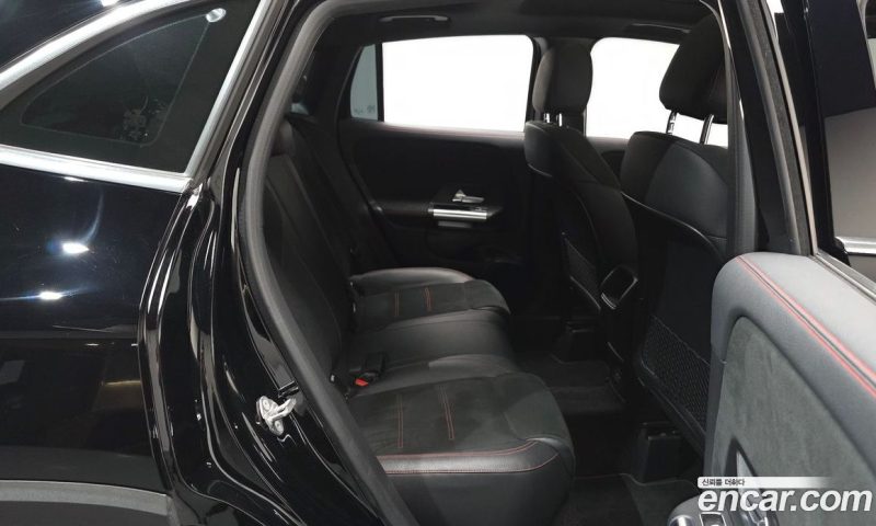 Mercedes Benz GLA-Class GLA250 4MATIC