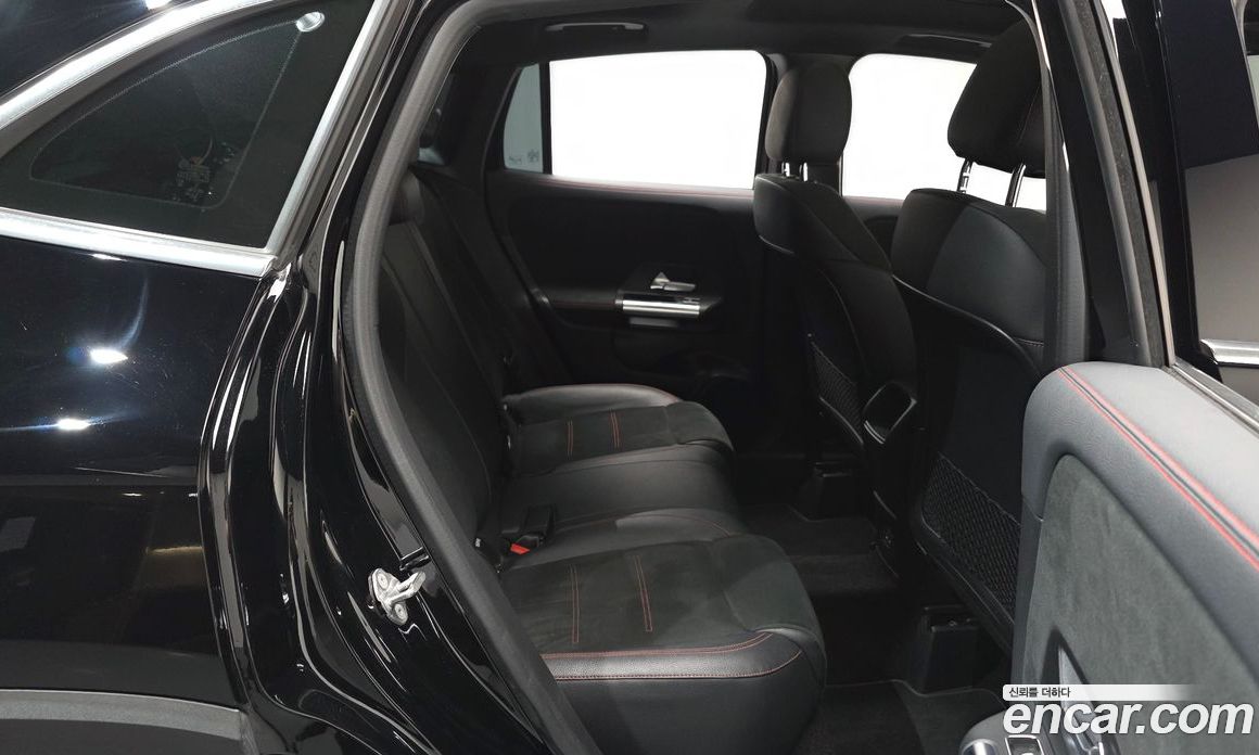 Mercedes Benz GLA-Class GLA250 4MATIC