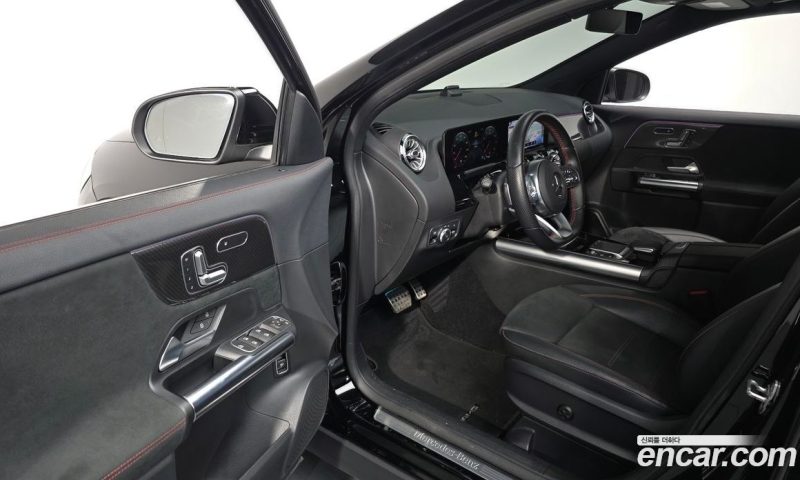 Mercedes Benz GLA-Class GLA250 4MATIC