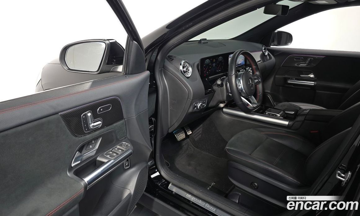 Mercedes Benz GLA-Class GLA250 4MATIC