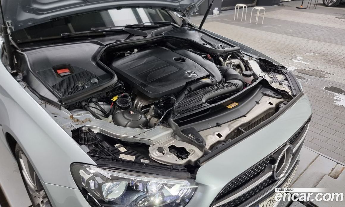 Mercedes Benz E-Class E350 4MATIC AMG Line