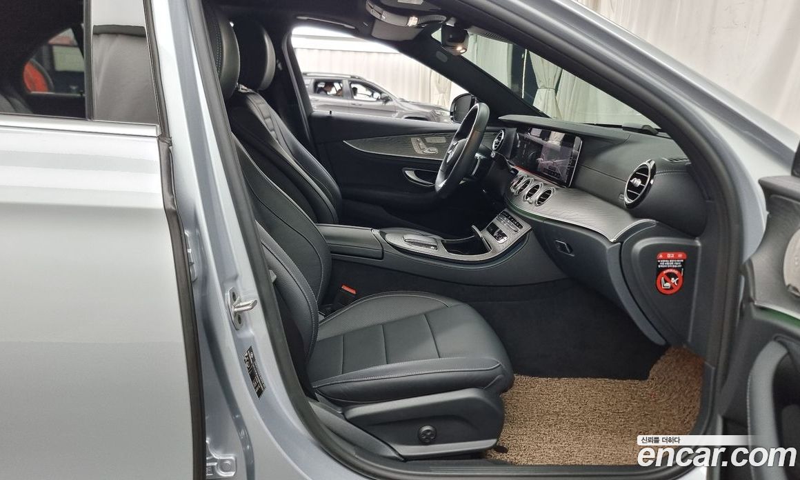 Mercedes Benz E-Class E350 4MATIC AMG Line