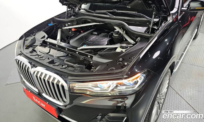 BMW X7 xDrive i40 Design Pure Excellence 6-Seater