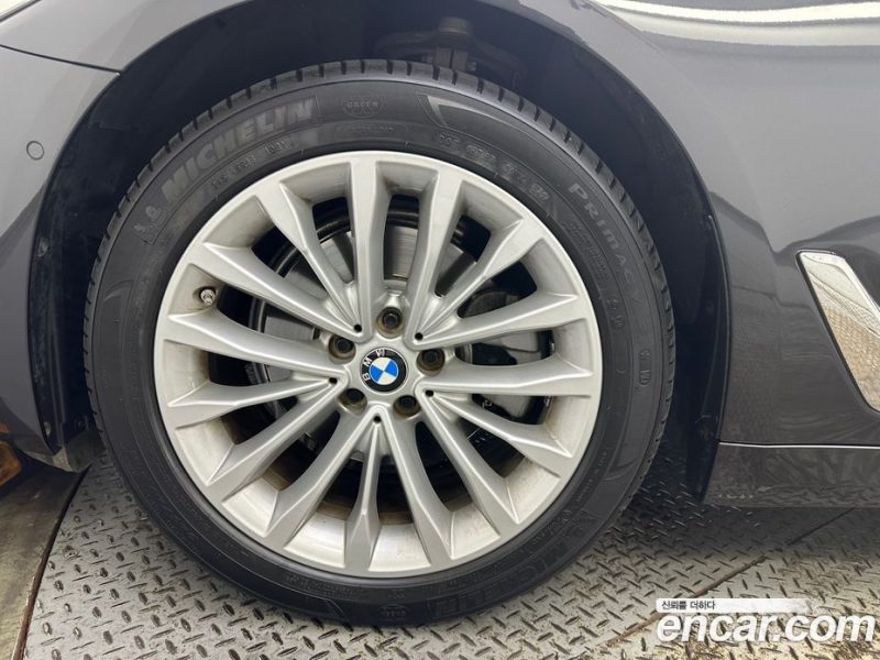 BMW 5-Series 523D Luxury