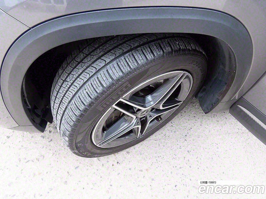Mercedes Benz GLA-Class GLA250 4MATIC