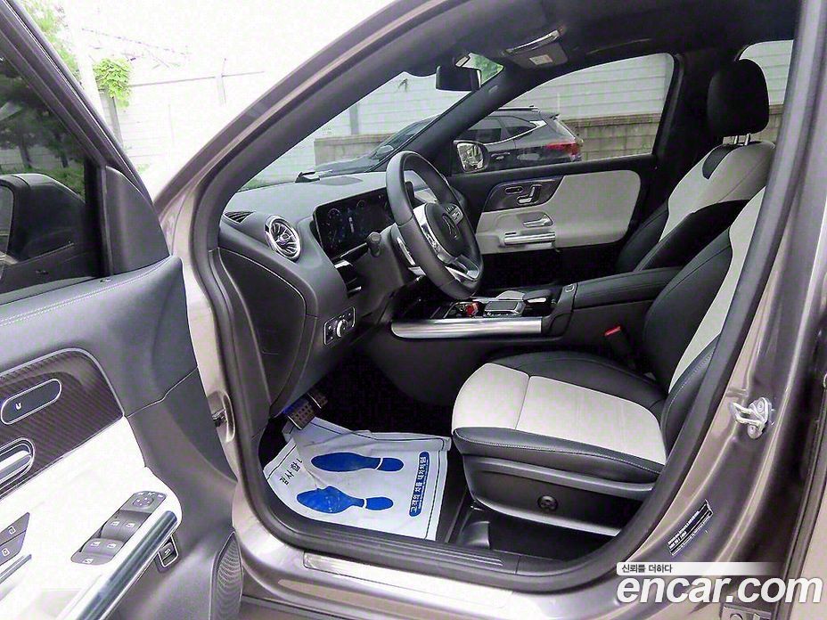 Mercedes Benz GLA-Class GLA250 4MATIC