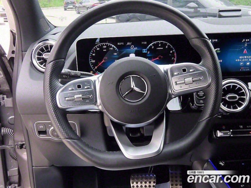 Mercedes Benz GLA-Class GLA250 4MATIC